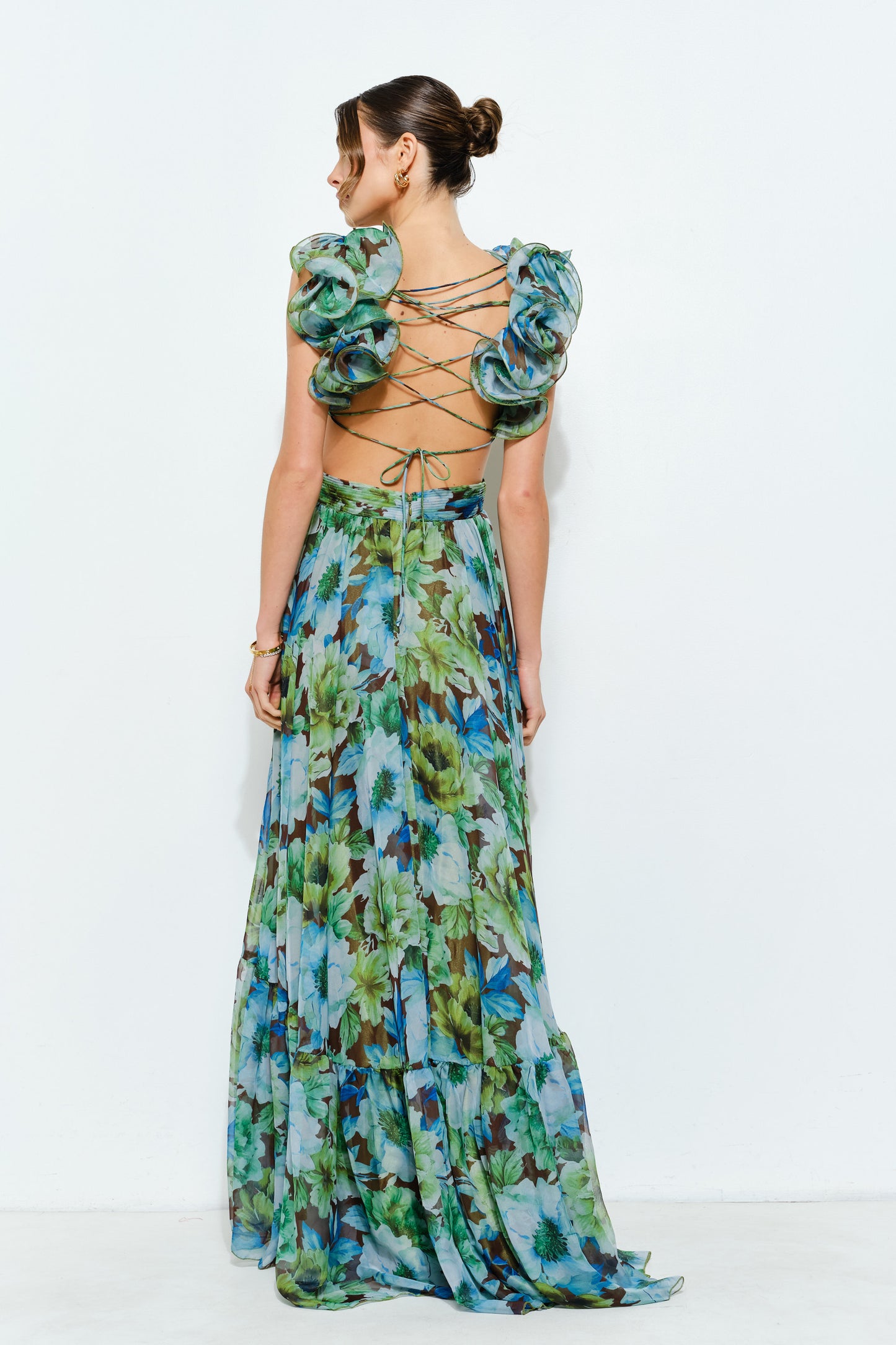 Vestido Maxi Floral con Volantes y Espalda Lace Up Verde