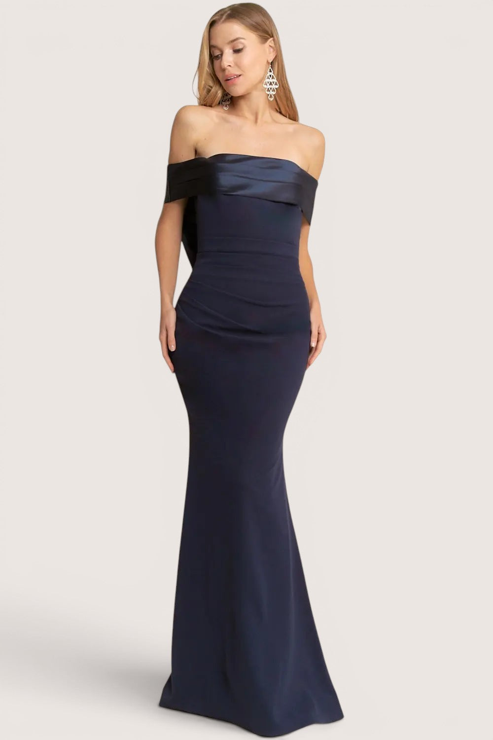 Vestido Largo Azul Marino Strapless con Moño Posterior