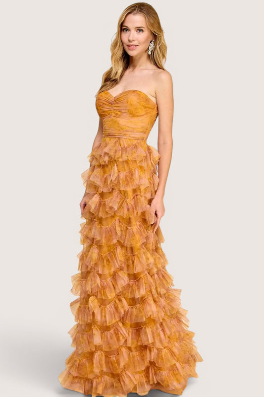 Vestido Largo Strapless de Tul con Capas Mostaza