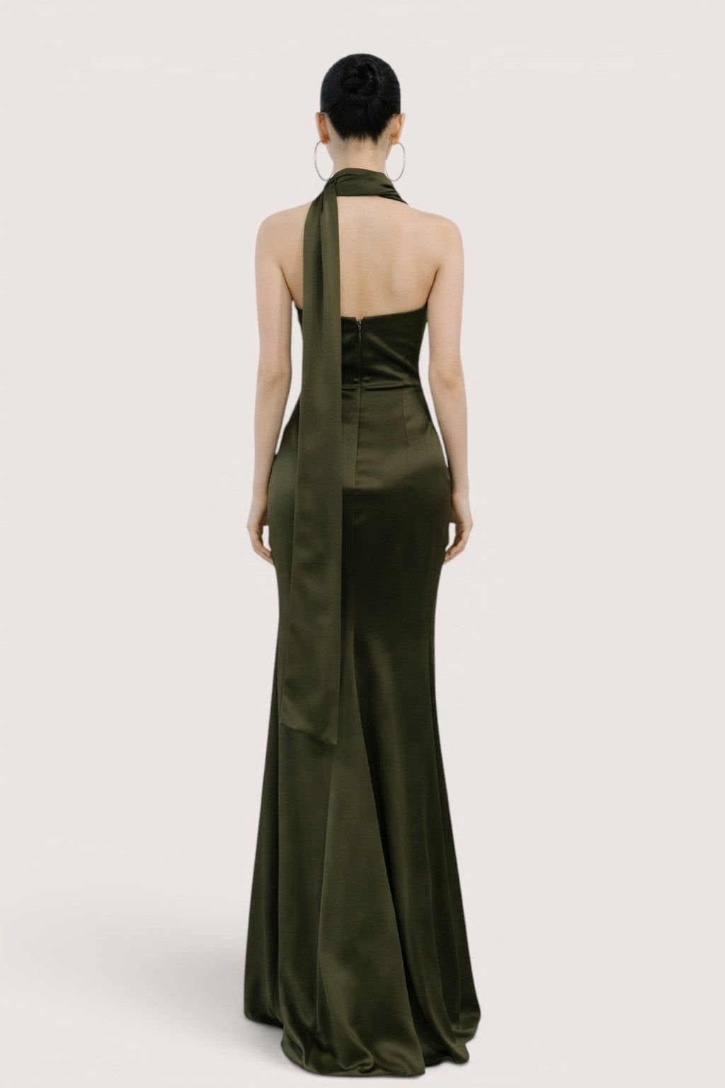 Vestido Largo Olivo Strapless con Bufanda Integrada