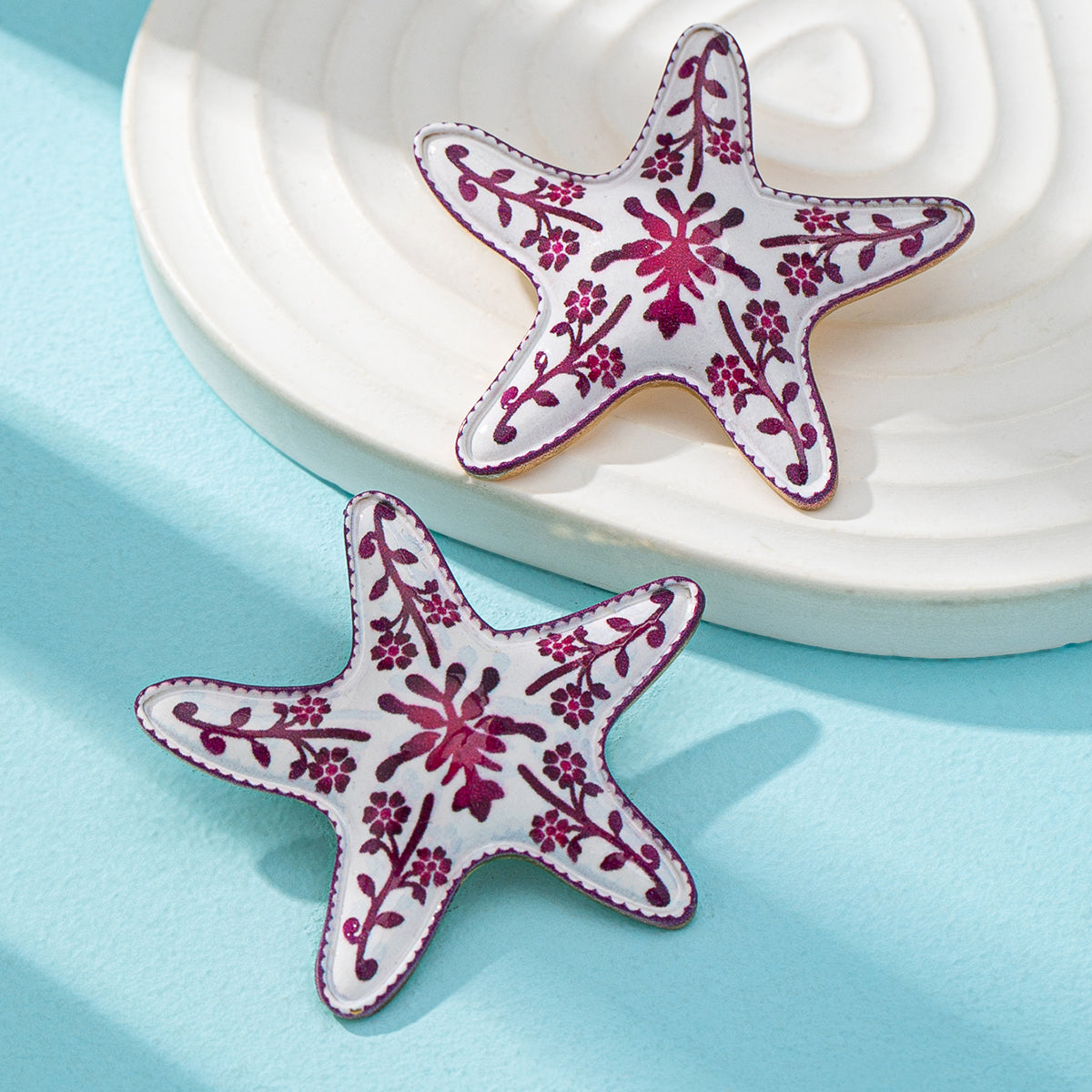 Aretes Estrella de Mar Esmaltada Floral Vino