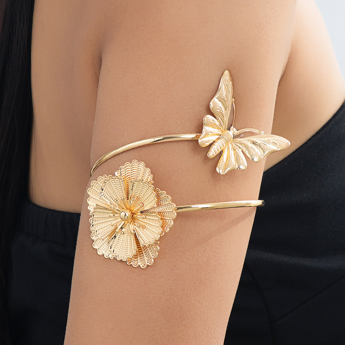 Brazalete de Brazo Mariposa y Flor Dorada