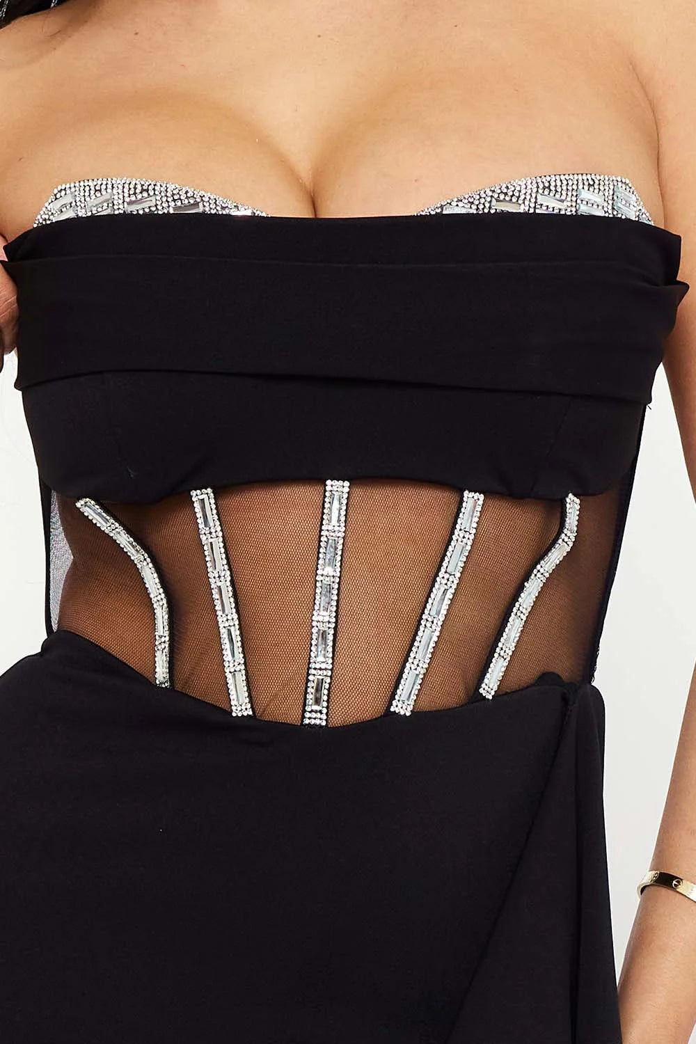 Vestido Largo Pegado escote drapeado con copas con pedrería Negro