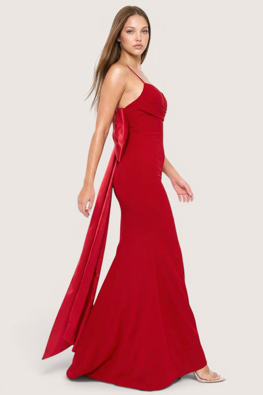 Vestido rojo largo con moño oversized de listón posterior
