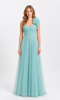 Vestido largo un hombro de tul con flor