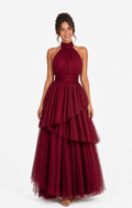 Vestido largo de tul halter con capas escalonadas