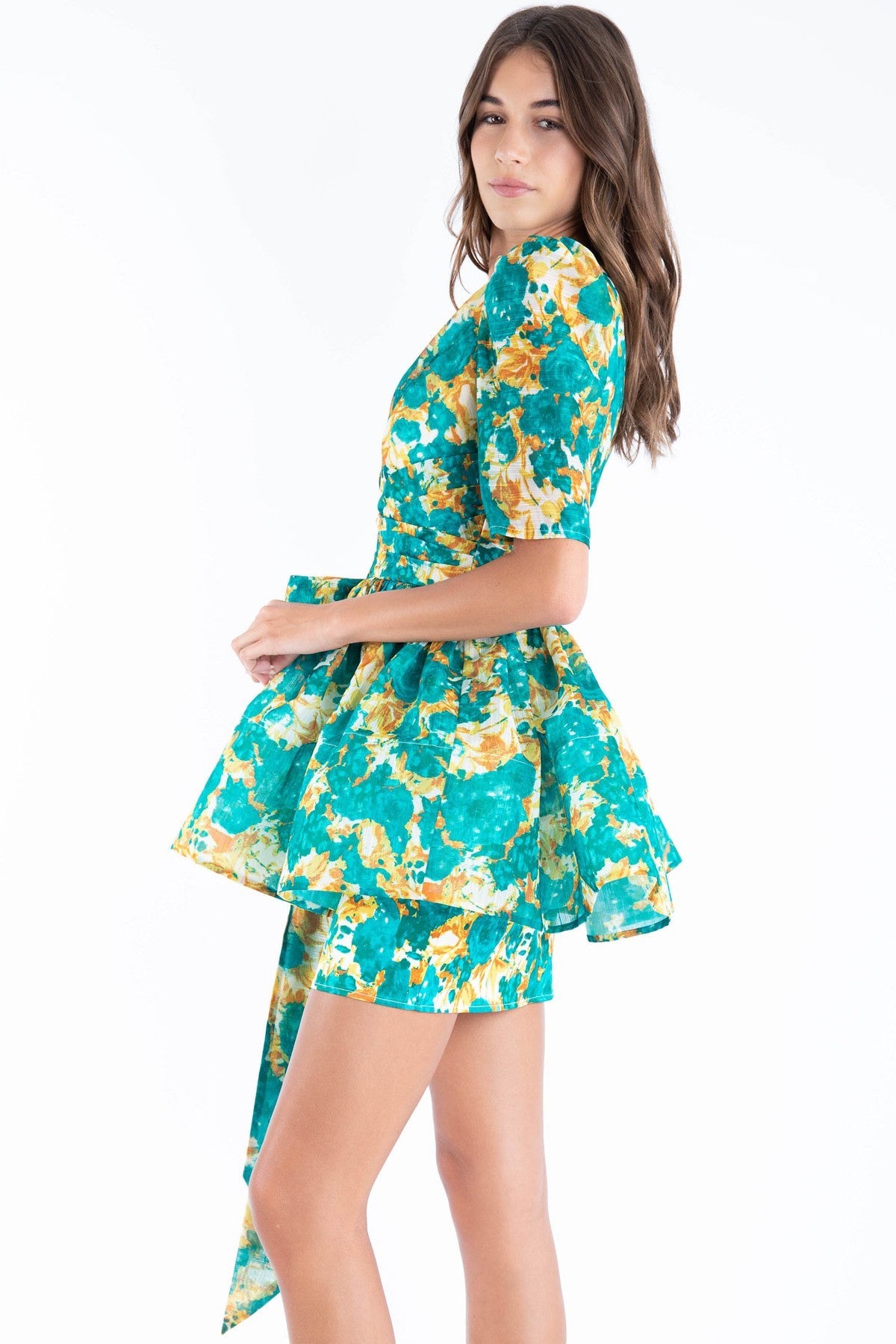Vestido Corto manga corta con peplum Verde