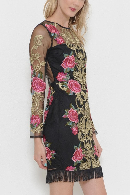 VESTIDO CORTO NEGRO BORDADO MANGA LARGA