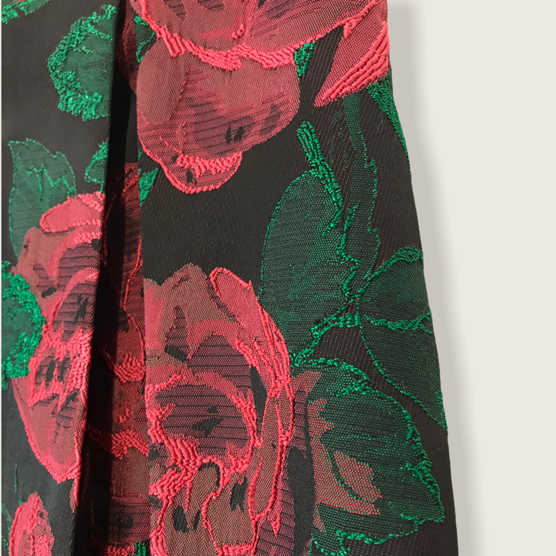 Maxifalda Negra con Rosas Rojas
