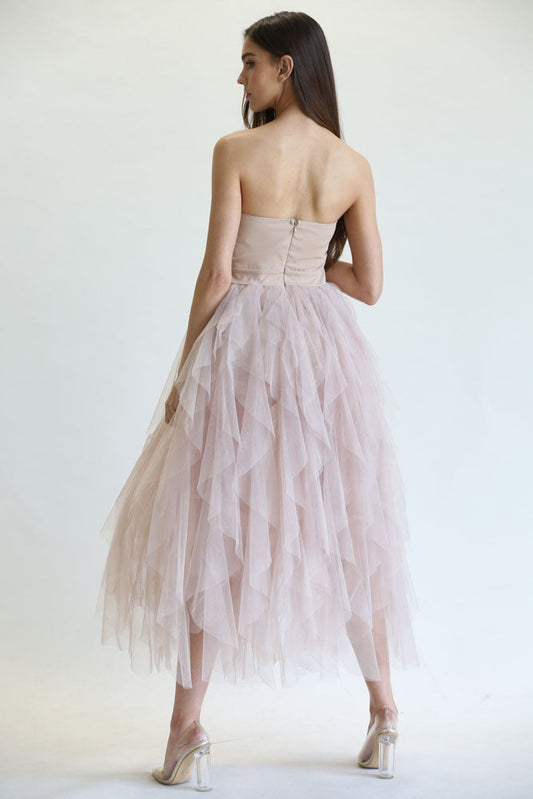 VESTIDO NUDE CON CAPAS DE TUL