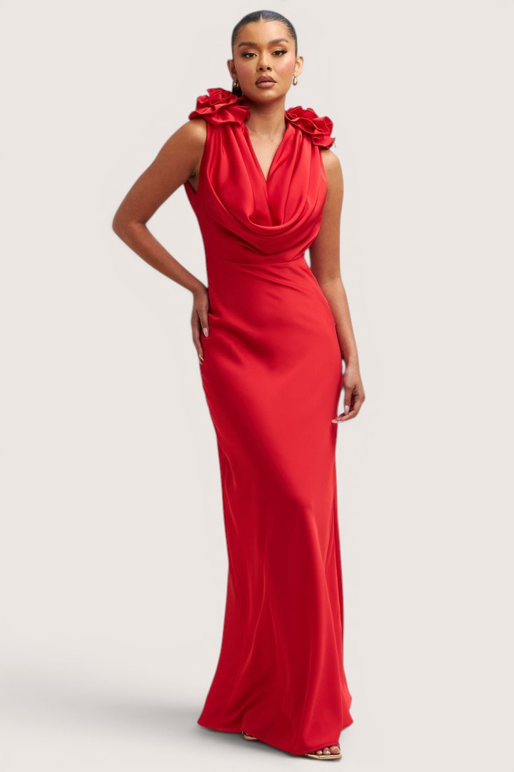 Vestido Satin Pegado rojo con flor 3d en hombro