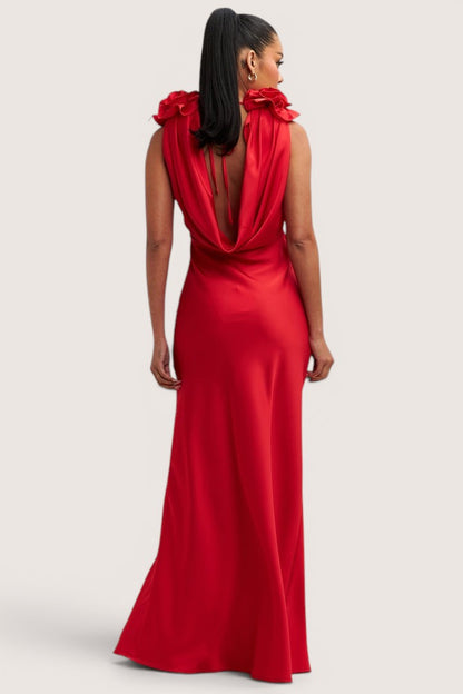 Vestido Satin Pegado rojo con flor 3d en hombro