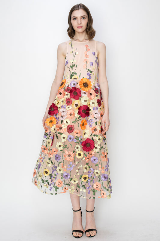 Vestido Midi  nude de tul bordada con flores