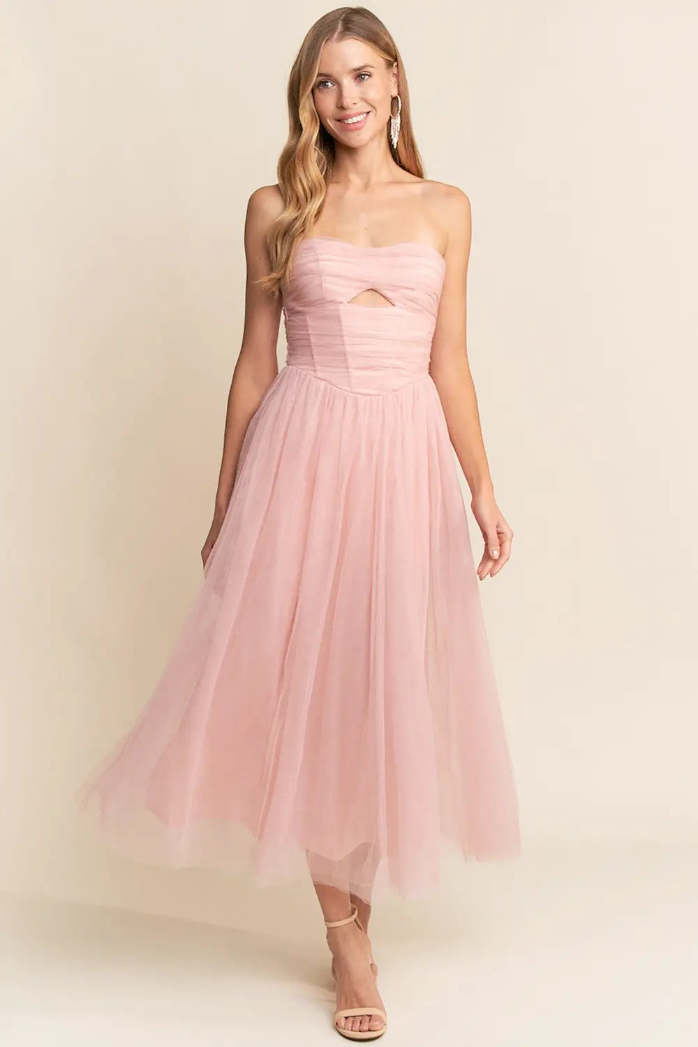 Vestido Midi de Tul Rosa Palo Strapless con Cut Out