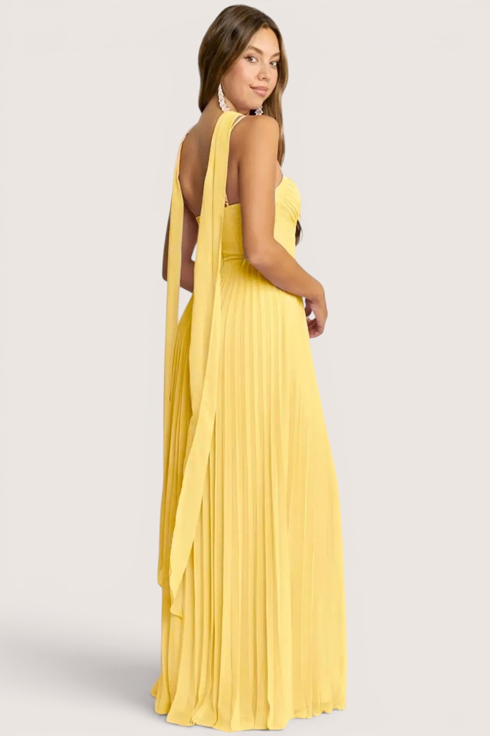Vestido Largo Plisado Amarillo con Bufanda Integrada