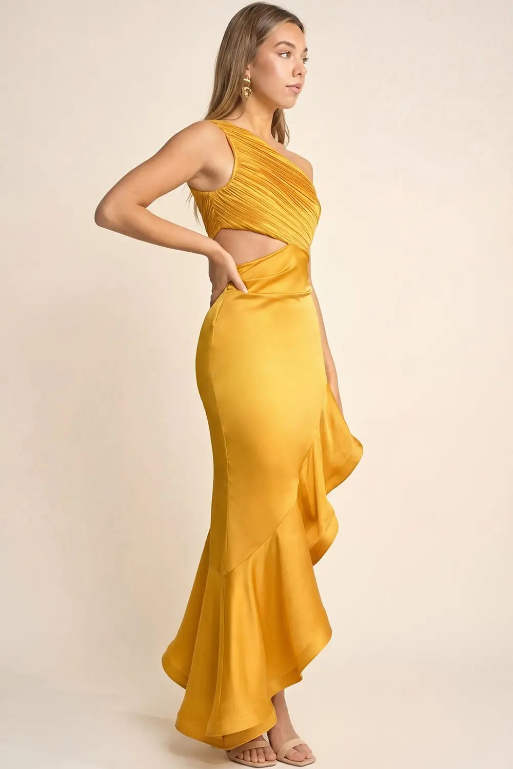Vestido Largo Asimétrico Satín Mostaza | V260215