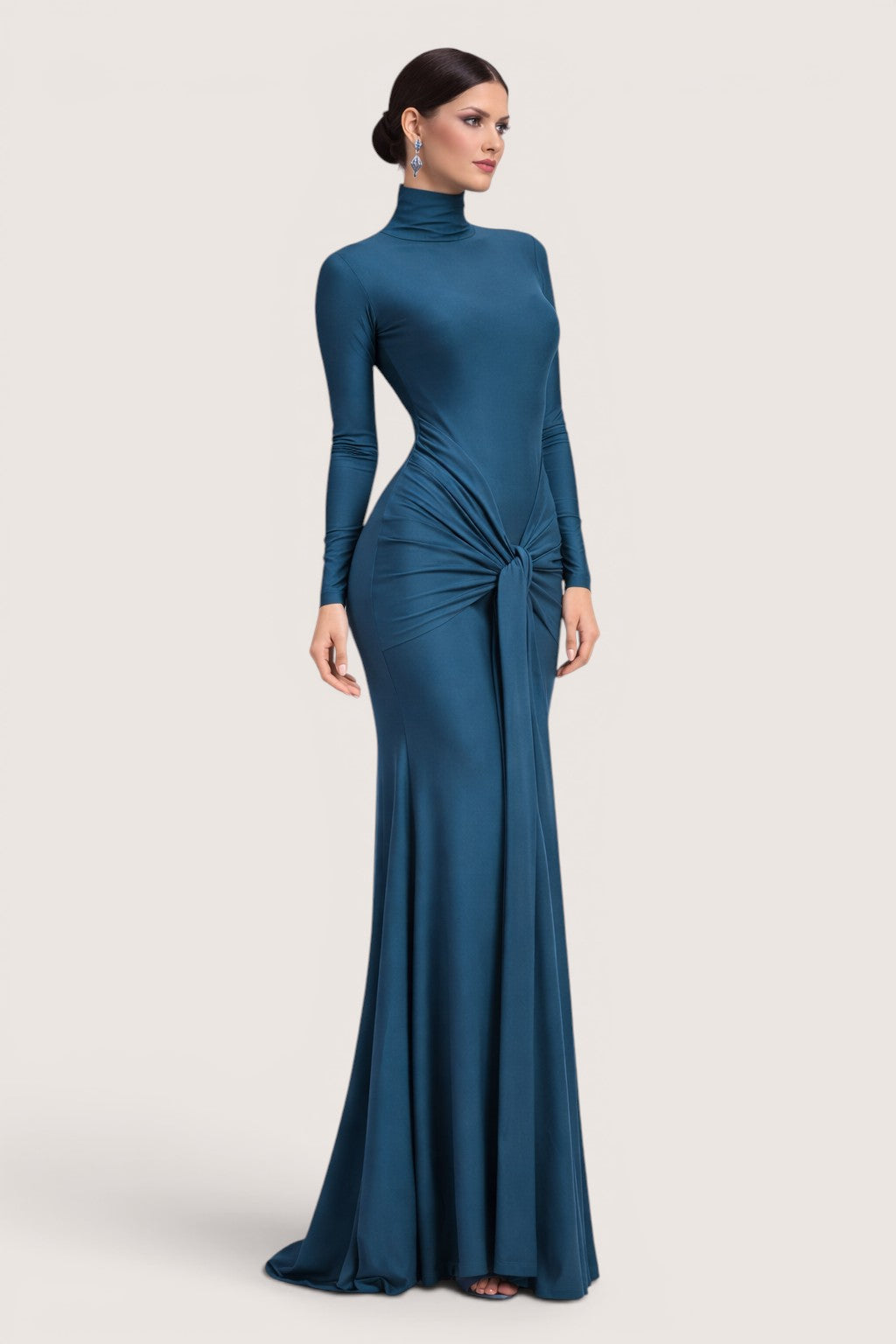 Vestido Aura Nudo Elegante – Cuello Alto & Manga Larga