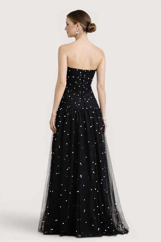 Vestido Largo Strapless de Tul con Perlas
