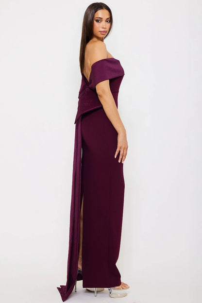 Vestido Largo Medio Hombro Con Moño Vino
