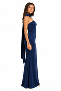 Vestido largo strapless falda sirena con mascada