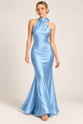 Vestido largo halter de satín con moño en la espalda