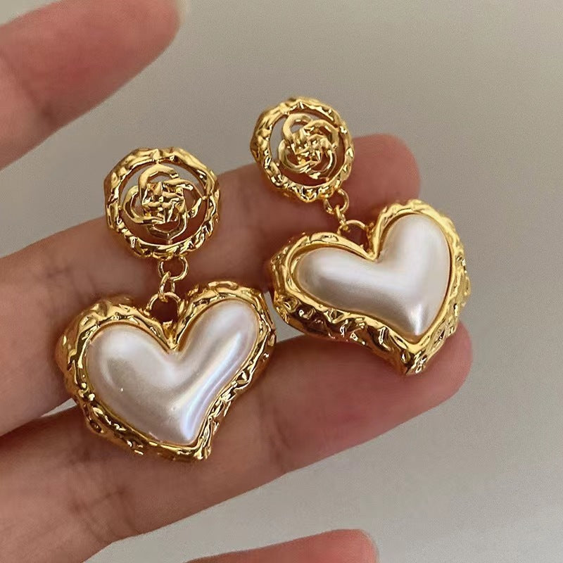 Aretes Corazón de Perla con Rosa Vintage