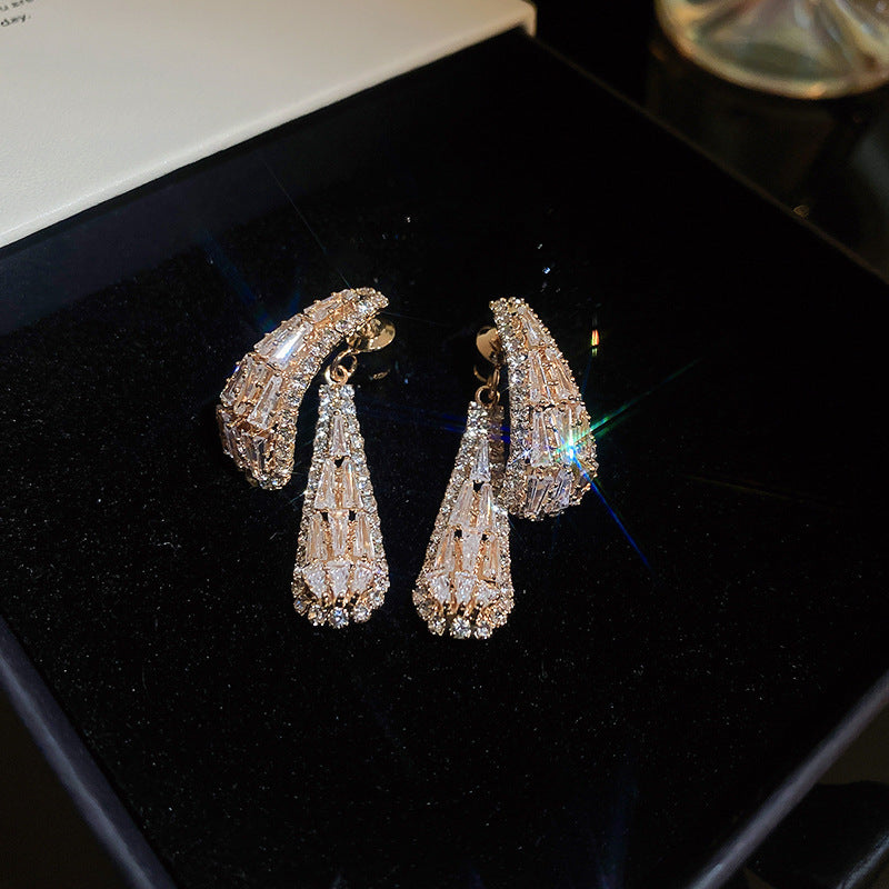 Aretes Gota Cristales Baguette Dorado