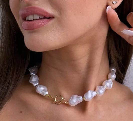 Collar Perlas Barrocas con Broche Toggle