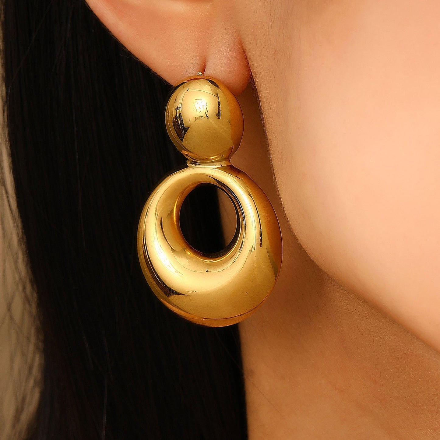 Aretes Esfera y Dona Hueca Dorada