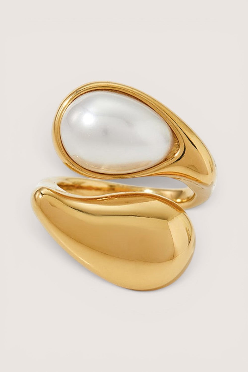 Anillo Envolvente Gota Dorada con Perla