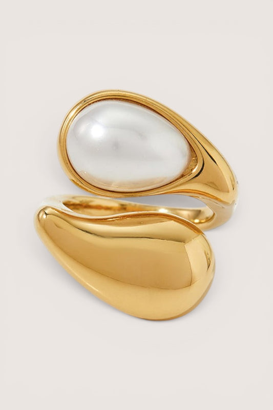 Anillo Envolvente Gota Dorada con Perla