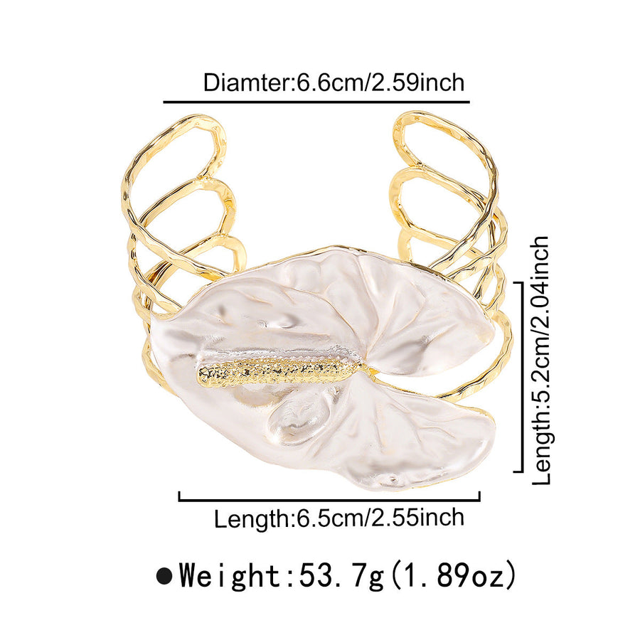 Brazalete Rígido Dorado Hoja Martillada Texturizada