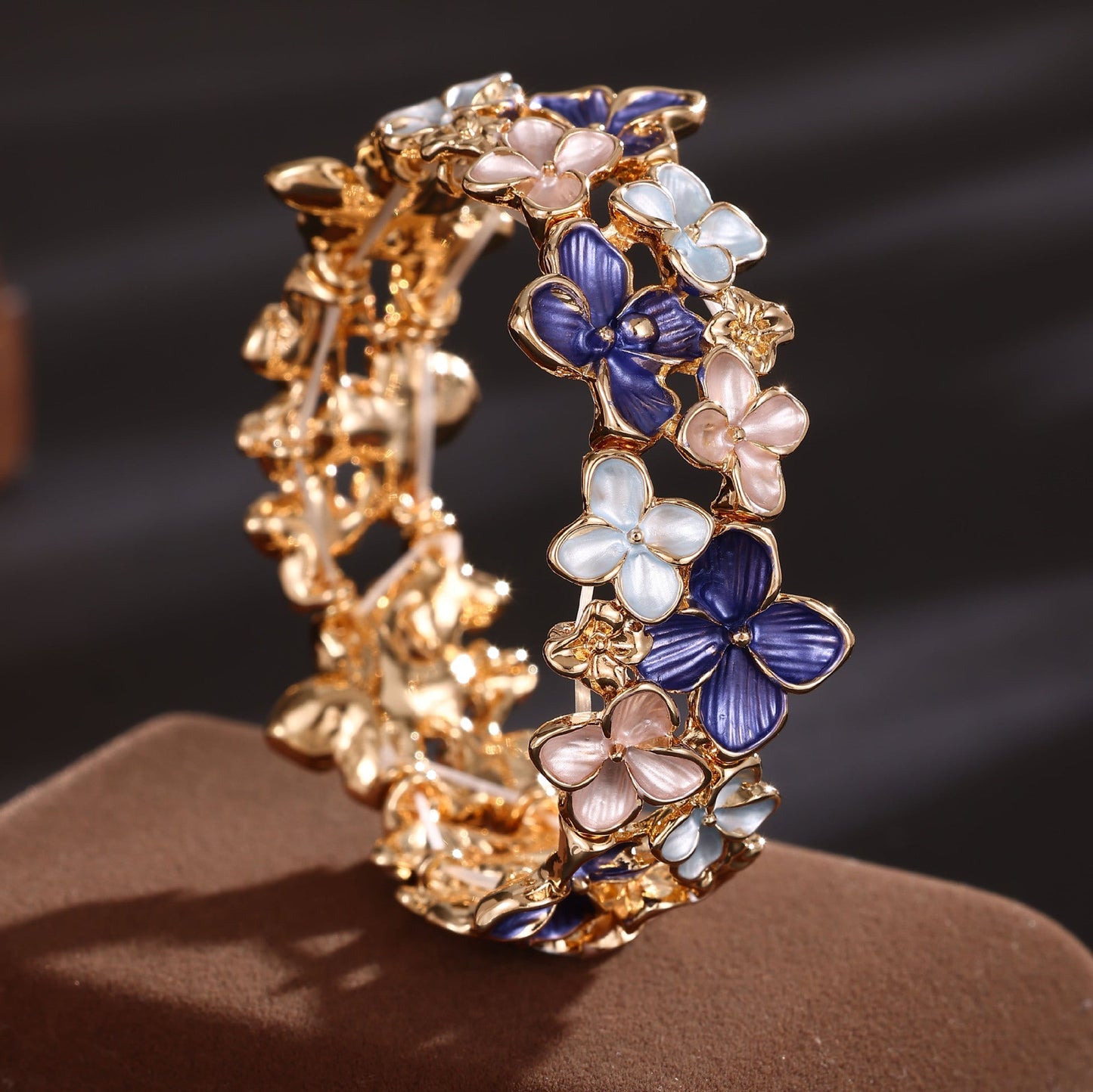 Brazalete Jardín de Flores Esmalte Azul y Rosa