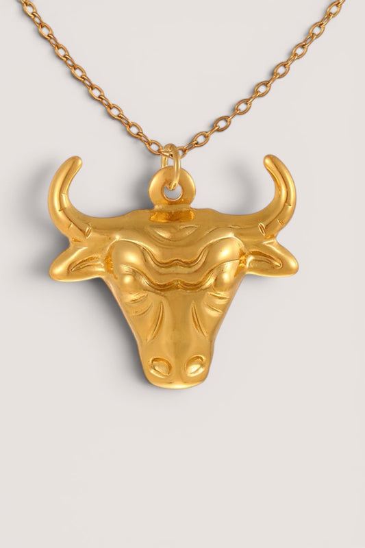 Collar Dije Cabeza de Toro Dorado