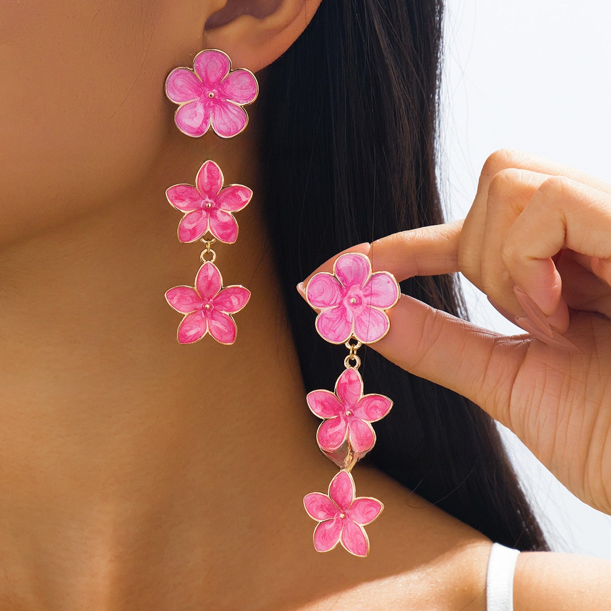 Aretes Triple Flor Esmaltada Rosa