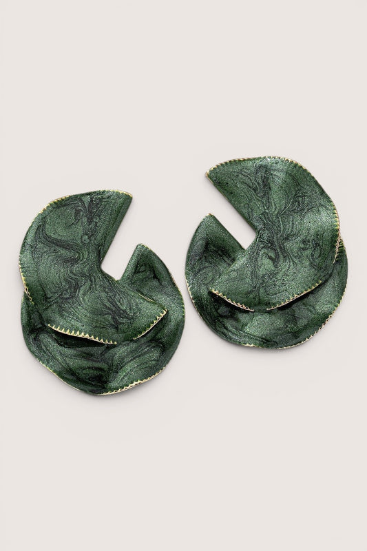 Aretes Flor Plisada Esmaltada Verde