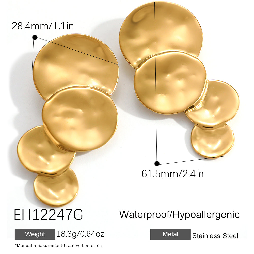 Aretes Cascada de Discos Martillados Dorados