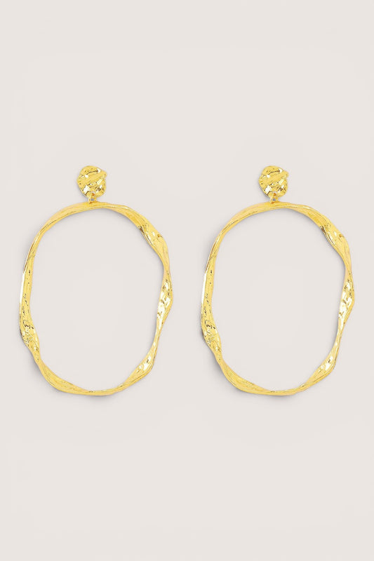 Aretes Aro Oval Martillado Dorado