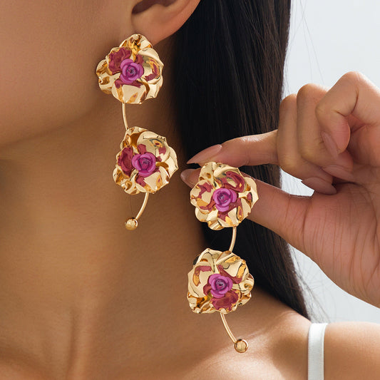 Aretes Largos Doble Flor Dorada con Rosa