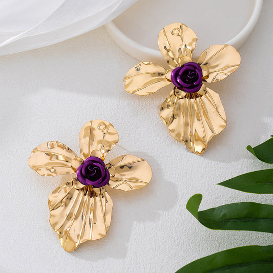 Aretes Flor Dorada con Rosa Morada