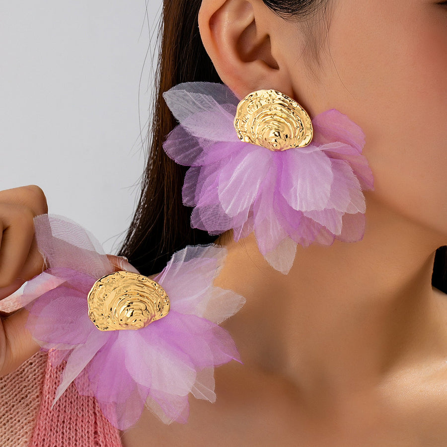 Aretes Flor de Tul Lila con Botón Dorado