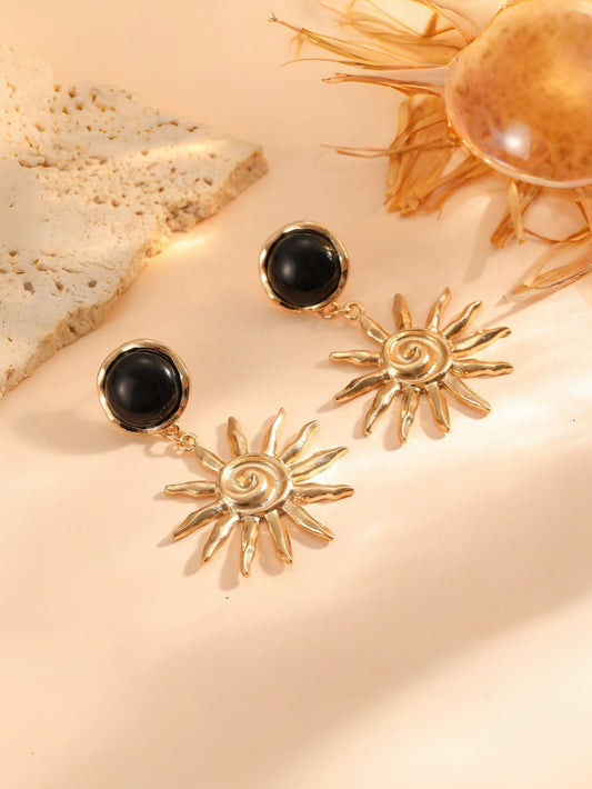 Aretes Sol Dorado con Cabujón Negro