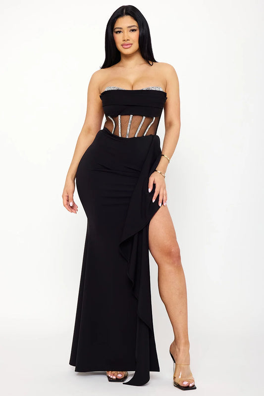 Vestido Largo Pegado escote drapeado  con copas con pedrería Negro