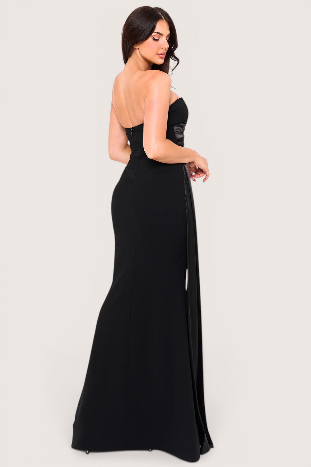 Vestido Largo Strapless Drappeado con Panel Satín – Color NEGRO