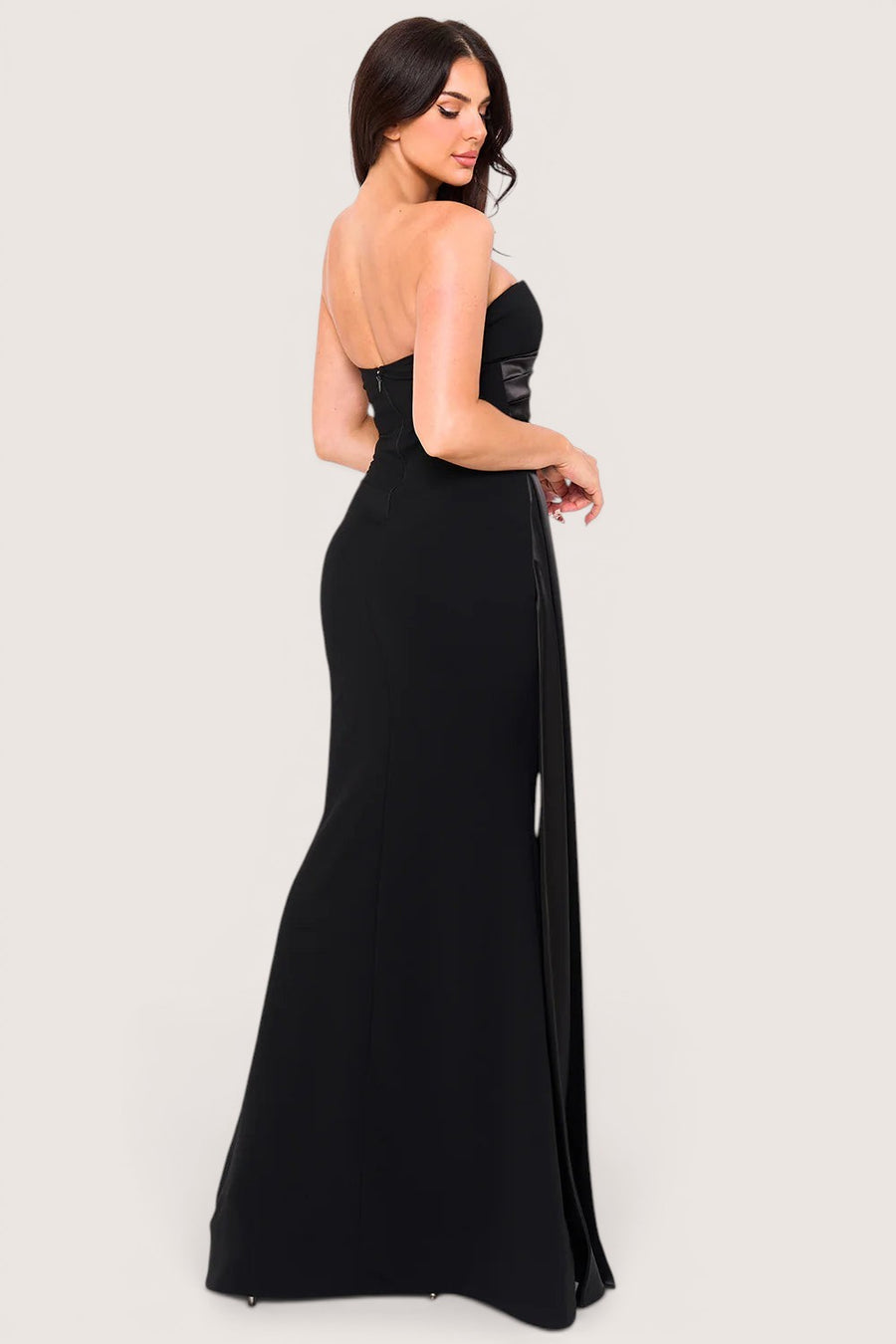 Vestido Largo Strapless Drappeado con Panel Satín – Color NEGRO