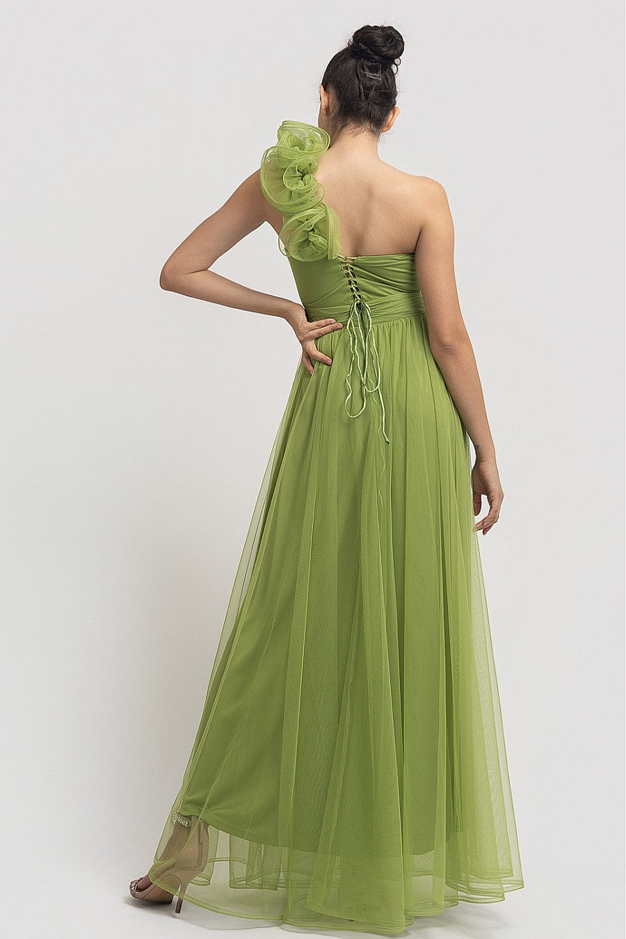 Vestido largo verde manzana detalle