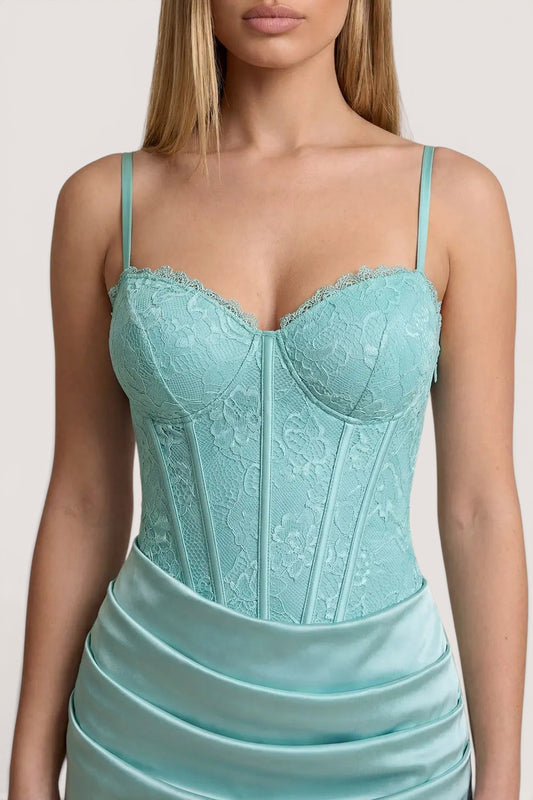 Vestido largo turquesa detalle del corset de encaje