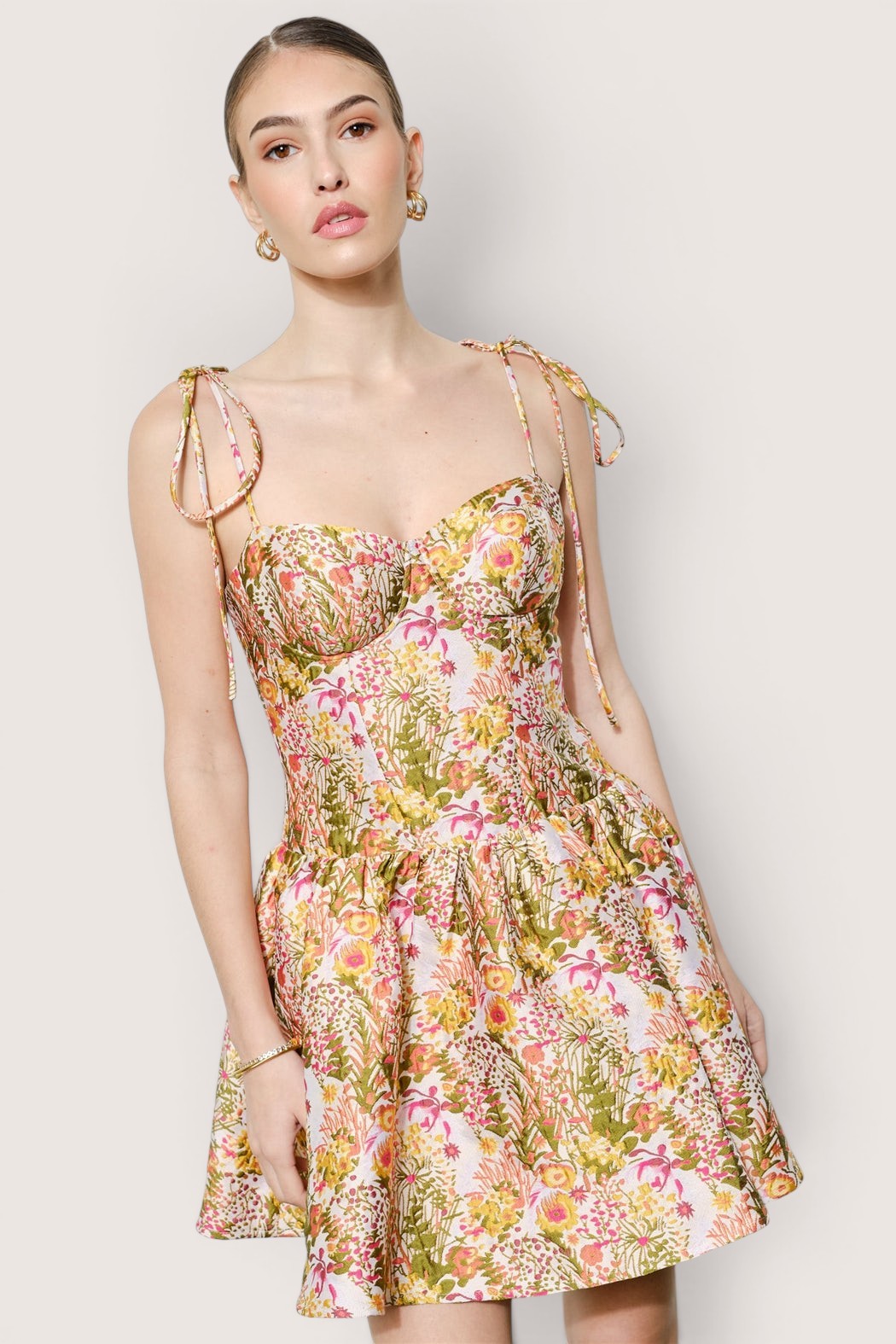 Vestido mini floral completo