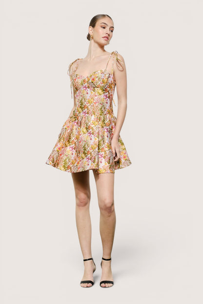 Vestido mini floral movimiento