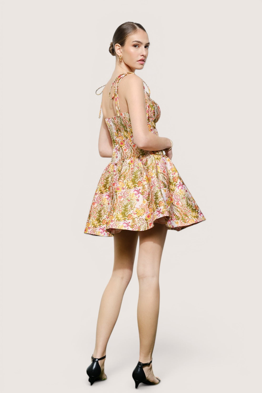 Vestido mini floral detalle escote
